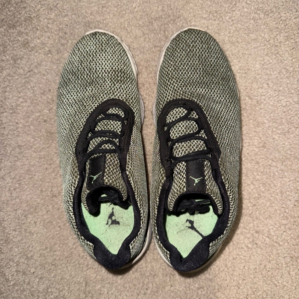 Air Jordan Future Sneakers, Men’s Size 8 Green & Black - Picture 2 of 8